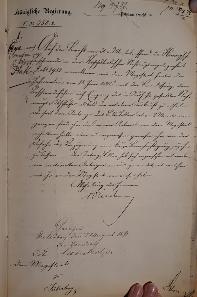 Die Königl. Regierung in Potsdam erteilt dem Magistrat Jüterbog eine Rüge